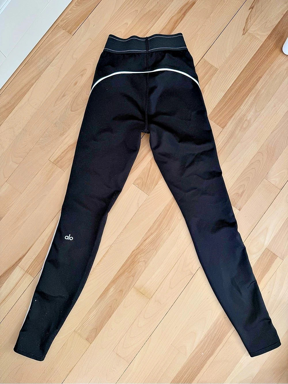 Alo Black & White Leggings
